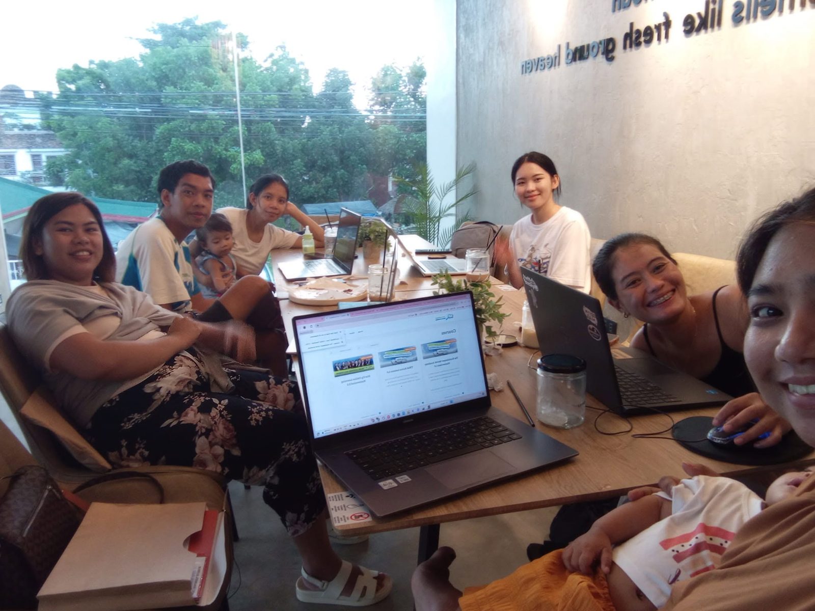 The COZG bookkeeping team at work